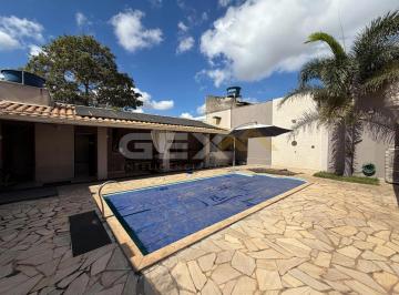 Casa · 204m² · 3 Quartos · 3 Vagas · Casa à Venda com 03 Quartos no Bairro Santa Marta em Divinópolis MG.
