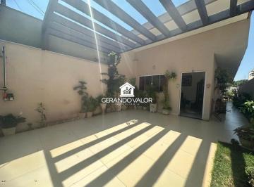 Casa · 92m² · 2 Quartos · 2 Vagas · Uma quadra da av. Bandeirantes - Oportunidade