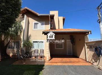 Casa · 130m² · 4 Quartos · 2 Vagas · Sobrado em condomínio c/ 4 quartos pronto para morar