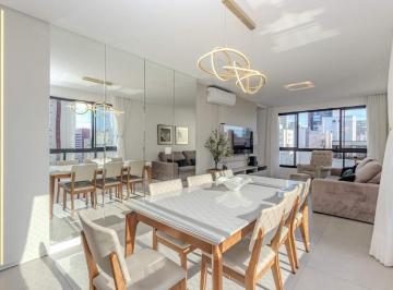 Apartamento · 127m² · 3 Quartos · 3 Vagas · Apartamento à venda no Centro em Balneário Camboriú.