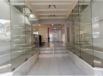 Comercial · 180m² · Seu Negócio no Melhor Ponto do Centro – 180m² com Alta Visibilidade