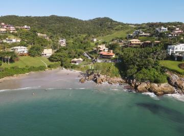 Foto 01 · Casa beira-mar à venda em Garopaba/SC na Praia da Vigia com 3 quartos e 2 kitnets