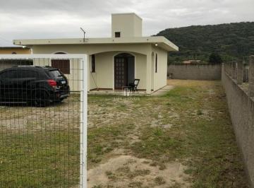 Foto 01 · Casa à Venda em Garopaba na Encantada – 2 Dormitórios em Terreno Amplo de 372 m²