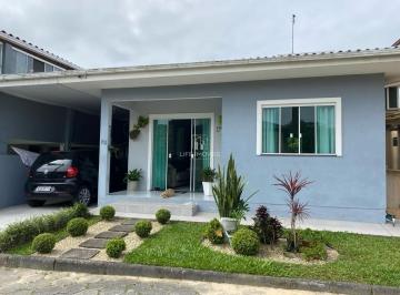 Foto 01 · Casa à Venda em Garopaba no Centro – 3 Dormitórios Mobiliada a 1,4 km da Praia