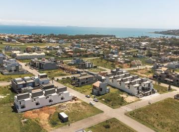 Foto 01 · Casa à Venda em Garopaba no Ferraz – 3 Dormitórios com 2 Suítes e Terraço com Vista para o Mar