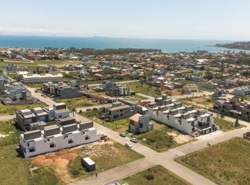 Foto 01 · Casa à Venda em Garopaba no Ferraz – 3 Dormitórios com 2 Suítes e Terraço com Vista para o Mar
