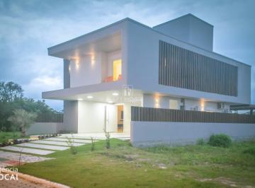 Foto 01 · Casa alto padrão à venda no Rosa Internacional em Garopaba/SC com 3 suítes e piscina aquecida