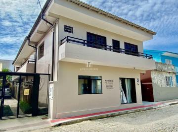 Foto 01 · Pousada à Venda no Centro de Garopaba – 1 Quadra da Praia com Estrutura Completa