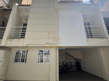 Casa · 147m² · 3 Quartos · 1 Vaga ·  Sobrado no Bacacheri | 147m² | Ático Amplo |