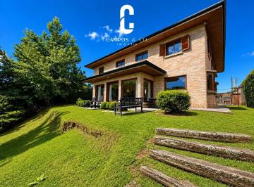 312C0E45-067A-409F-B4E5-0A114F573173.png · Casa à venda ou para locação, Vila Everest, Campos do Jordão, SP