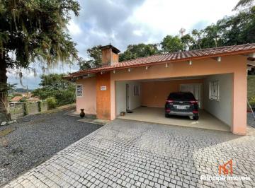 Casa · 200m² · 3 Quartos · 2 Vagas · Casa com 3 quartos no Floresta em Joinville