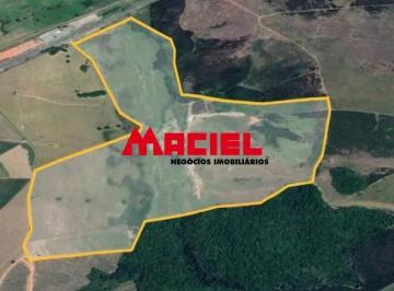 Rural · 865502m² · 4 Quartos · 11 Vagas · Fazenda Santa Maria - Caçapava Beirando a Dutra