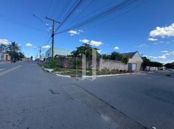 Casa · 437m² · Lote em Residencial Itaipu  -  Goiânia