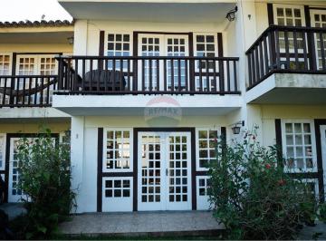 Casa · 60m² · 1 Quarto · 1 Vaga · Chalé Moderno com Vista Montanha em Ilhabela