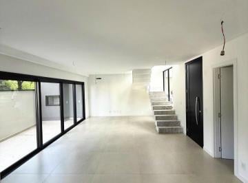 Casa · 257m² · 3 Quartos · 2 Vagas · Casa em Condomínio,  com 256m², 3 Suítes, no Bairro Seminário