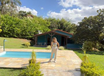 Casa · 200m² · 3 Quartos · 10 Vagas · CONDOMÍNIO NOSSA FAZENDA - Seu refúgio dos sonhos em Esmeraldas!