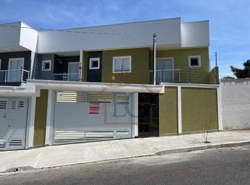Casa · 76m² · 2 Quartos · 2 Vagas · Sobrado moderno com 2 suítes, sacada e 2 vagas