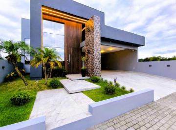 Casa · 237m² · 3 Quartos · 2 Vagas · Casa à venda no bairro Caverazinho - Araranguá/SC