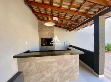 Casa · 216m² · 3 Quartos · 4 Vagas · Linda Casa Térrea no Bairro Boa Esperança