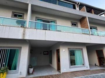 Casa · 180m² · 3 Quartos · 2 Vagas · Casa em Buraquinho 3/4 com cobertura