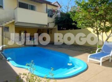 Casa · 371m² · 7 Quartos · 5 Vagas · Excepcional casa, confortável planta, 7 quartos (4 suítes), amplo quintal com pi