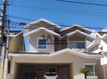 Casa · 234m² · 3 Quartos · 2 Vagas · Casa com Piscina e Churrasqueira à Venda