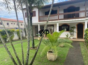 Casa · 500m² · 6 Quartos · 4 Vagas · Casa localizada no lado da praia, a 250 metros da areia - Cabo Frio - RJ