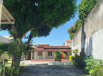 Casa de 6 quartos, Serra · Casa fresca com quintal - a 500m da praia em Jacaraípe