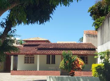 Casa de 6 quartos, Serra · Case fresca com quintal  e pé de manguita em Jacaraípe - a 500m da praia!