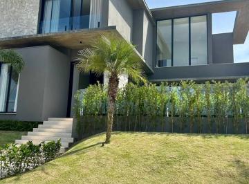 Casa · 606m² · 4 Quartos · Casa Alto Padrão Villa dos Pinheiros – 4 Suítes em 606 m² de terreno