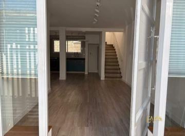 Casa · 101m² · 2 Quartos · 1 Vaga · Já pensou em viver na Ponta da Praia com o conforto, privacidade e charme de um sobrado isolado? ???