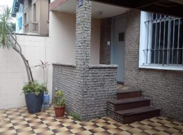 Casa · 200m² · 2 Quartos · 1 Vaga · Sobrado 2 dormitórios 1 vaga a 150 m da praia Embare/ Santos