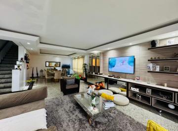 Casa · 329m² · 4 Quartos · 2 Vagas · Casa Sobreposta Alta no Embaré com 4 Suítes, Piscina e Área Gourmet – 329m²