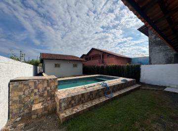 Casa de 2 quartos, Peruíbe · Casa na praia com 2 quartos e piscina em Peruíbe.