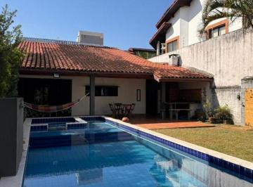 Casa de 4 quartos, Itanhaém · Casa na praia com 4 quartos e piscina em Itanhaém.