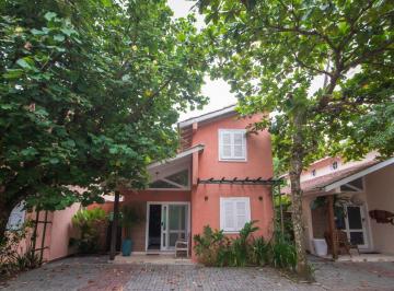 Casa de 3 quartos, São Sebastião · CASA BEM DECORADA 3 QUARTOS - CAMBURI