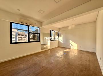 Comercial , São Paulo · Sala comercial 32 m² com vaga e ar-condicionado | 5 min do metrô Santa Cruz