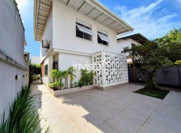 Casa · 250m² · 3 Quartos · 3 Vagas · Casa à venda no bairro Ponta da Praia