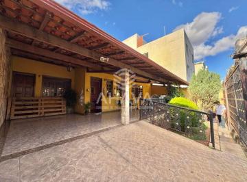 Casa · 181m² · 4 Quartos · 8 Vagas · Casa com 4 Quartos à Venda, 360m², São João Batista