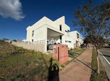 3ad93044-b4e8-4be6-9374-2da930e7b548.webp · Exclusividade e Design: Casa assinada por André Alf no Condomínio Le Jardin