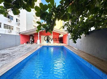 Casa · 200m² · 7 Quartos · 5 Vagas · Casa de praia Guarujá 7 Dormitórios, Churrasqueira e piscina | QVista Intelig...