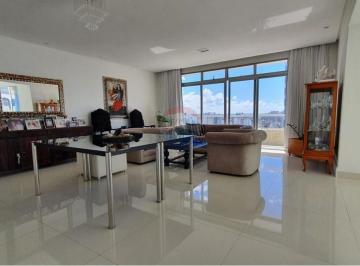 Apartamento · 306m² · 3 Quartos · 4 Vagas · Cobertura 4/4, 1 suíte com possibilidade de transformar em mais 2, Vista Mar  na Graça,. e 4 garagen