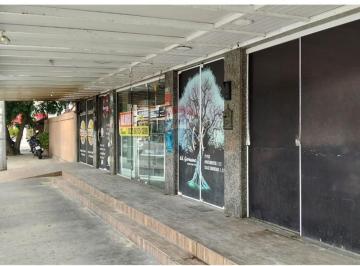 Comercial · 200m² · 1 Vaga · Casa Comercial 200m² nas Palmeiras, Cabo Frio