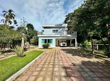 f68020456da6aca1e04d74370f8afb8d9bbf975d · Casa reformada à venda no Condomínio Pernambuco II no Guarujá | Omega Imóveis