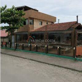 Casa · 107m² · 3 Quartos · Imóvel à Venda no Centro de Garopaba com Apartamento, Kitnet e Sala Comercial