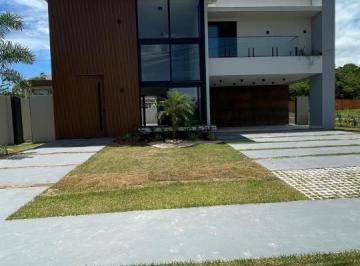 Casa · 344m² · 4 Quartos · Casa Padrão em CAMAÇARI