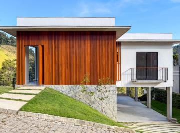 Casa · 257m² · 3 Quartos · 4 Vagas · Casa com 3 quartos em Vargem Grande, Teresópolis