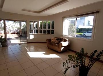 c5bb2d453f6e01b8c42c7350f720e27080a7be85 · Casa à venda com 4 suítes - Jardim Karaíba - Uberlândia/MG.