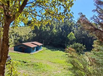 Vista da frente da chácara. · Chácara com Vista para as Montanhas | 5.794m² | Casa de 104m² | Caminho da Fé