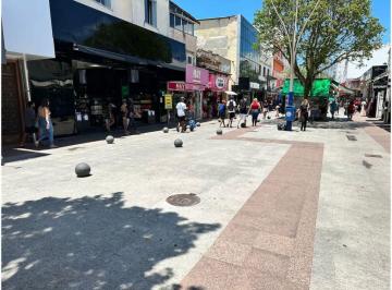 Comercial , Macaé · VENDO EXCELENTE LOJA COM 350 METROS QUADRADOS NO CALÇADÃO DE MACAÉ